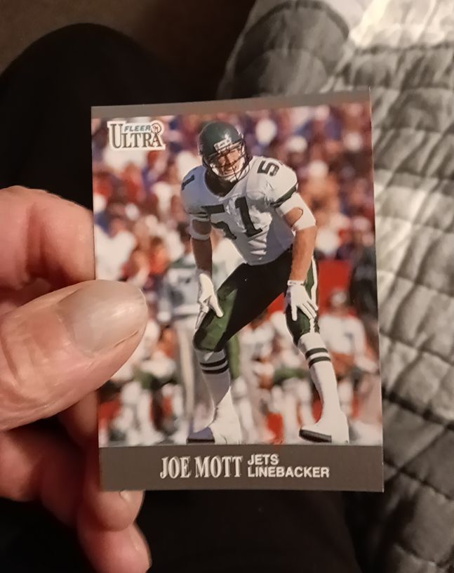 1991 Fleer Ultra #105 Joe Mott — front