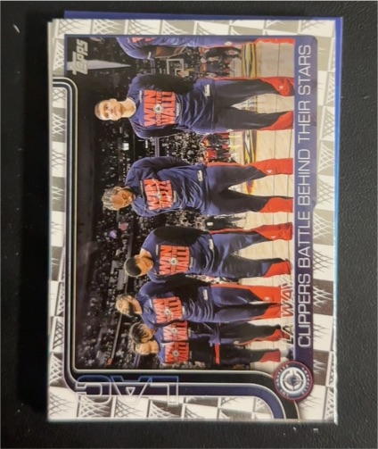 2025-26 Topps #292 LA Way: Clippers Battle Behind Their Stars — front