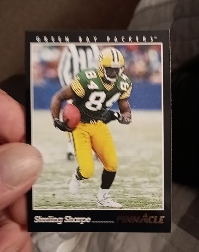 1993 Pinnacle #75 Sterling Sharpe — front