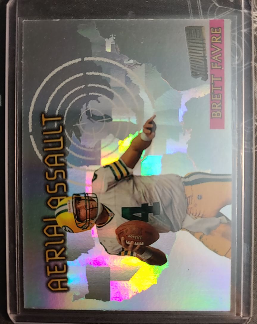 1997 Topps Stadium Club Aerial Assault #AA10 Brett Favre — front