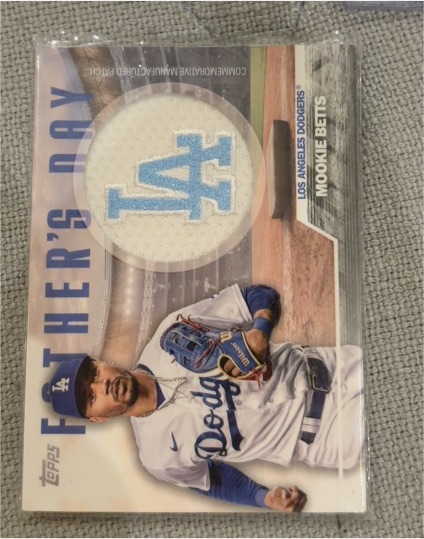 2023 Topps Series 2 #FD-MB Mookie Betts Father's Day Commemorative Team Patch — front