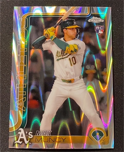 2025 Topps Chrome #221 Max Muncy Raywave Refractor Rookie — front