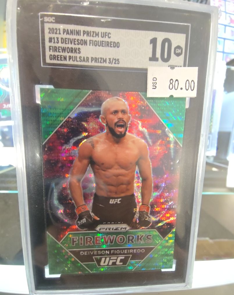 2021 Panini Prizm UFC #13 Deiveson Figueiredo Fireworks Green Pulsar Prizm — front