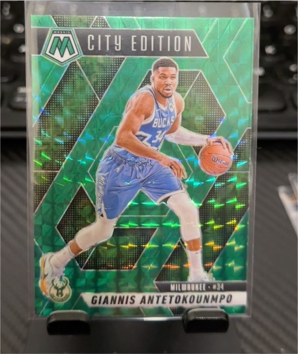 2024-25 Panini Mosaic #282 Giannis Antetokounmpo City Edition — front