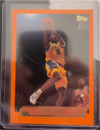 1999-2000 Topps #125 Kobe Bryant — front