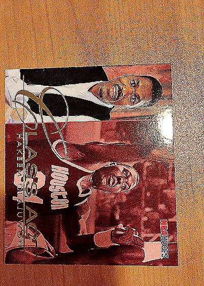 1995 NBA Hoops #241 Hakeem Olajuwon — front
