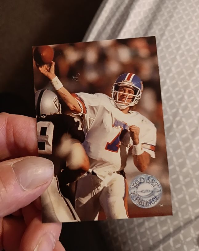 1991 Pro Set Platinum #28 John Elway — front