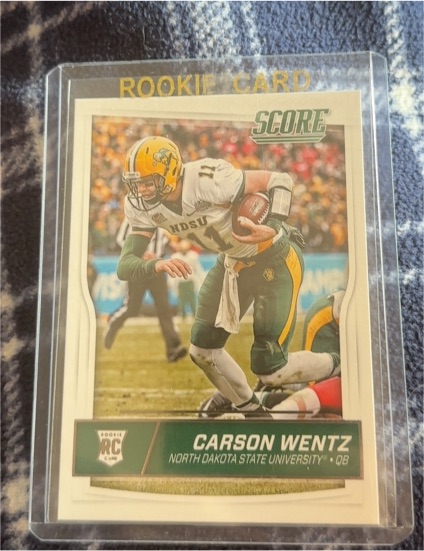 2016 Score #335 Carson Wentz Rookie — front