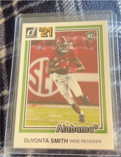 2021 Donruss #37 DeVonta Smith — front