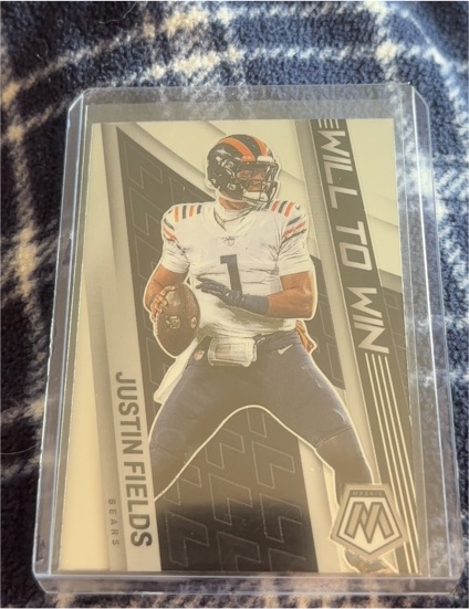 2022 Panini Mosaic Will to Win #WW-14 Justin Fields — front