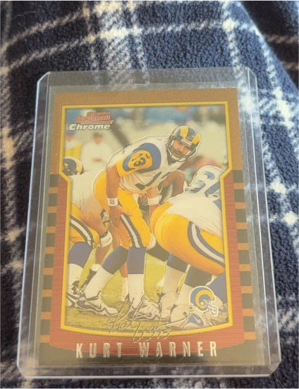 2000 Bowman Chrome #121 Kurt Warner — front