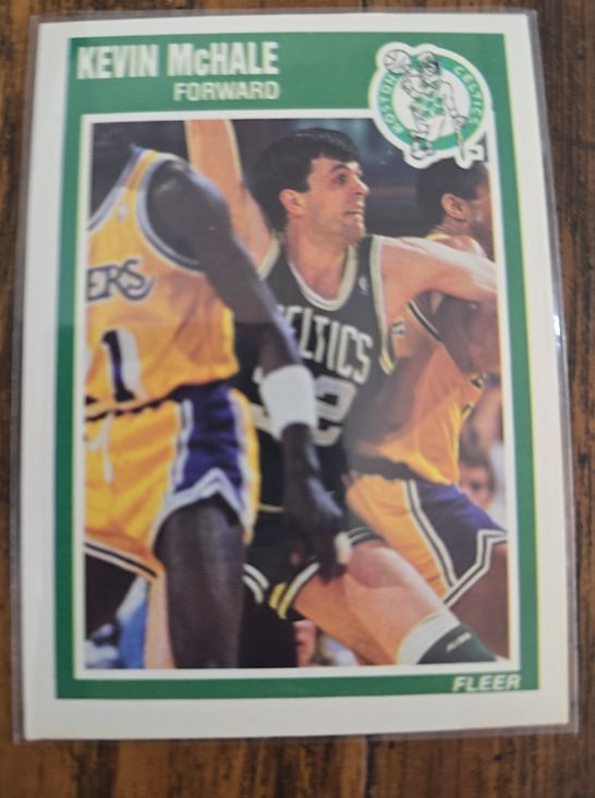 1989-90 Fleer #11 Kevin McHale — front