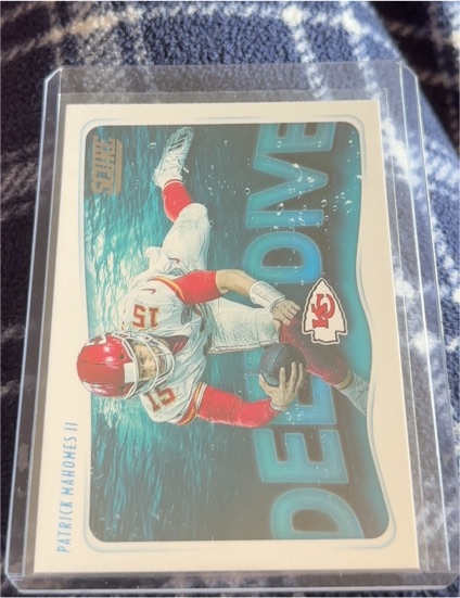 2020 Panini Score #DD-PM Patrick Mahomes II Deep Dive — front
