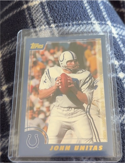 2000 Topps #19 Johnny Unitas — front