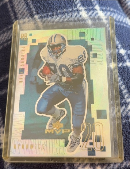 1999 Upper Deck MVP #D11 Barry Sanders Dynamics — front