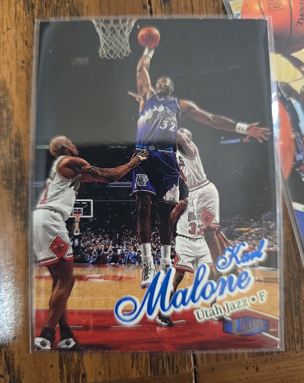 1997-98 Ultra #12 Karl Malone — front