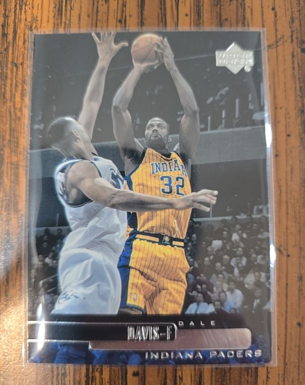 1999-00 Upper Deck #32 Dale Davis — front