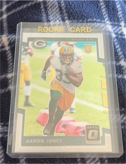 2017 Donruss Optic #135 Aaron Jones — front