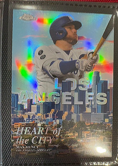2022 Topps Chrome Heart of the City #HOC-12 Max Muncy — front