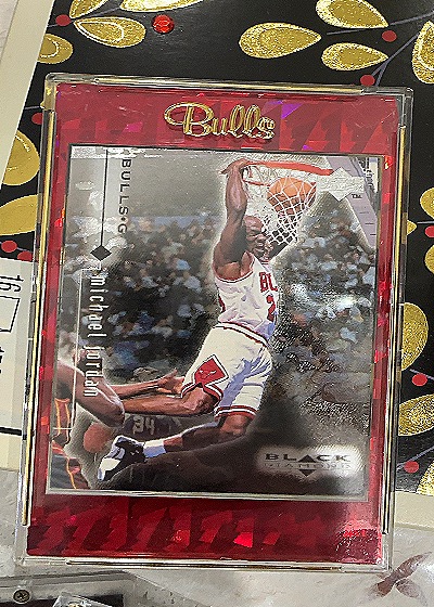 1998-99 Upper Deck Black Diamond #13 Michael Jordan — front