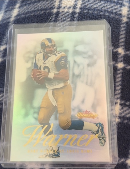 2000 Fleer Showcase #16 Kurt Warner — front