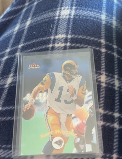 2000 Fleer Mystique #58 Kurt Warner — front