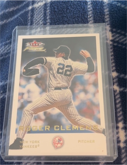 2001 Fleer Focus #24 Roger Clemens — front