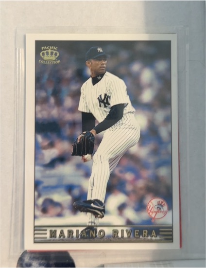 1999 Pacific Crown Collection #196 Mariano Rivera — front