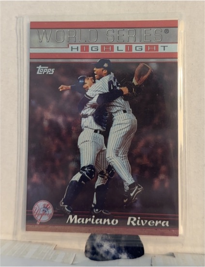 2000 Topps #228 Mariano Rivera — front