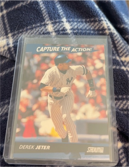 2001 Topps Stadium Club Capture The Action #CA6 Derek Jeter — front
