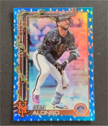 2025 Topps Holiday #H34 Pete Alonso — front