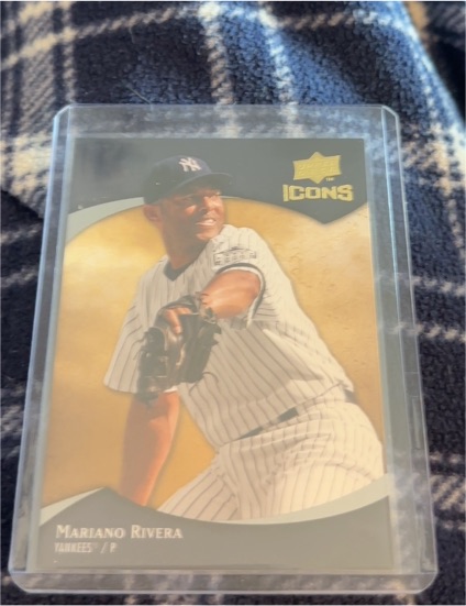 2010 Upper Deck #589 Mariano Rivera — front