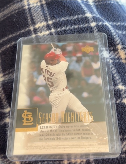 2001 Upper Deck #262 Mark McGwire Season Highlights — front