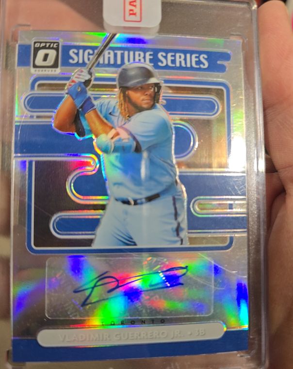 2021 Donruss Optic Signature Series Vladimir Guerrero Jr. — front