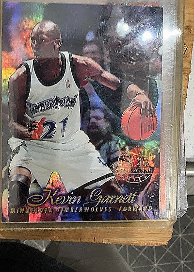 1996-97 Fleer Showcase #Row 1 Seat 21 Kevin Garnett — front