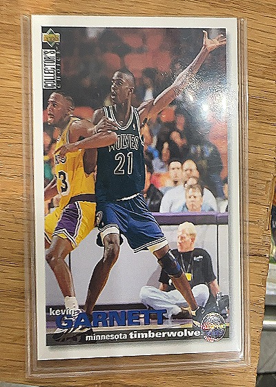 1995-96 Upper Deck Collector's Choice #275 Kevin Garnett — front