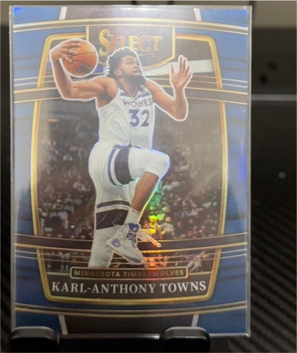 2021-22 Panini Select #10 Karl-Anthony Towns — front