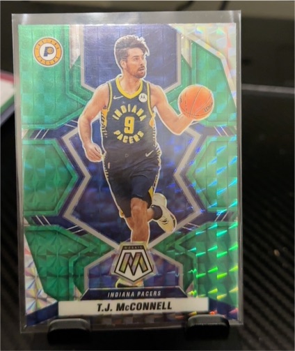 2021-22 Panini Mosaic #172 T.J. McConnell — front