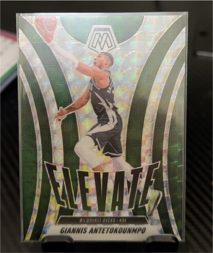 2024-25 Panini Mosaic #9 Giannis Antetokounmpo Elevate Green Mosaic Prizm — front