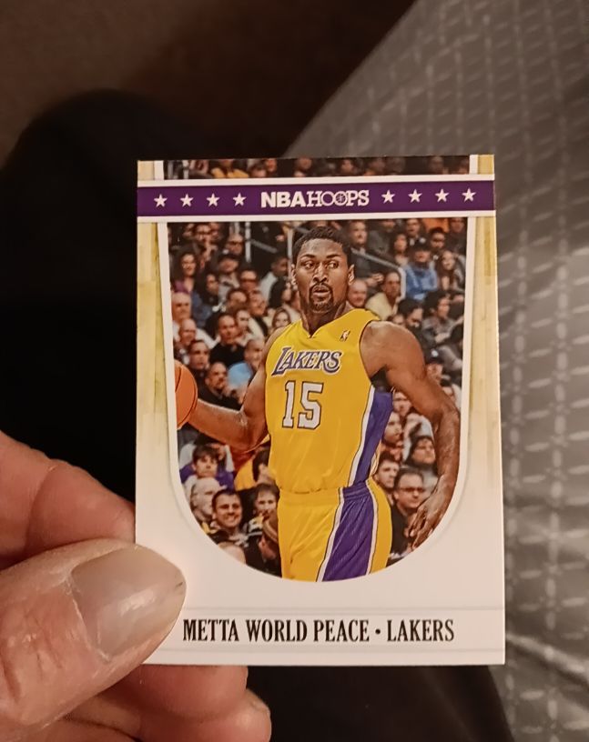 2011-12 Panini NBA Hoops Metta World Peace Los Angeles Lakers — front