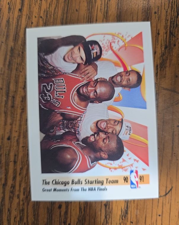 1991-92 Skybox #337 The Chicago Bulls Starting Team — front