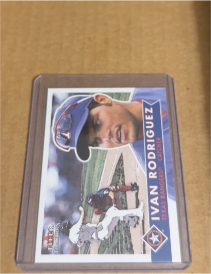 2001 Fleer Tradition #113 Ivan Rodriguez — front