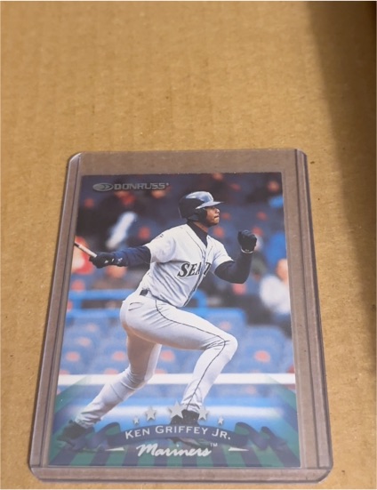 1998 Donruss #28 Ken Griffey Jr. — front