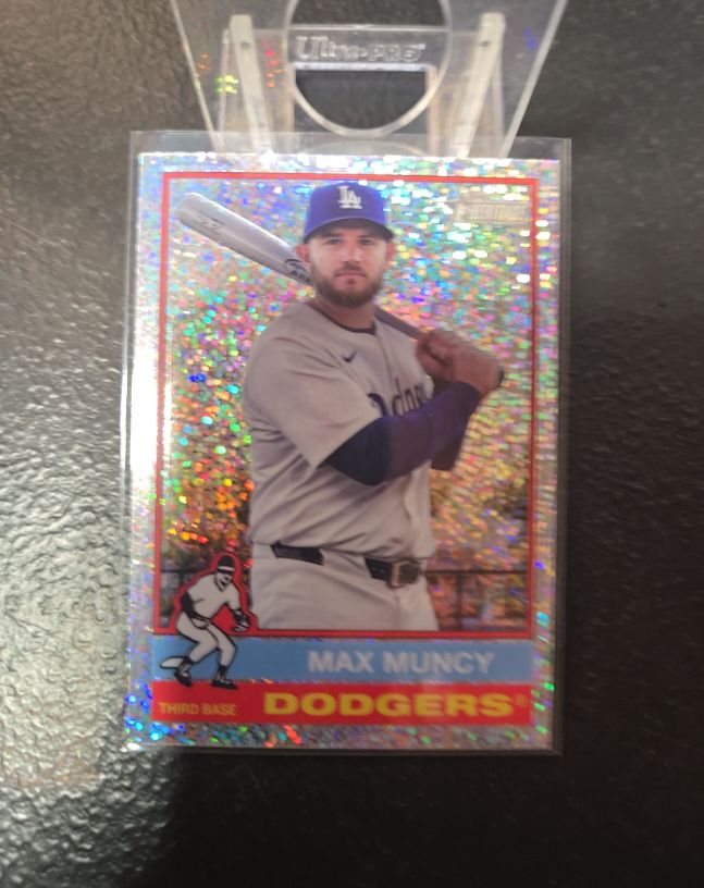 2025 Topps Heritage Chrome #359 Max Muncy — front
