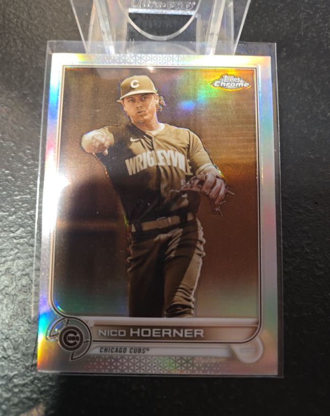 2022 Topps Chrome #111 Nico Hoerner — front