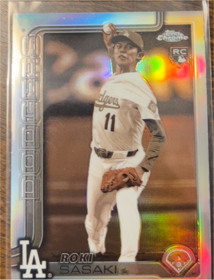 2025 Topps Chrome #217 Roki Sasaki Sepia Refractor Rookie Card — front