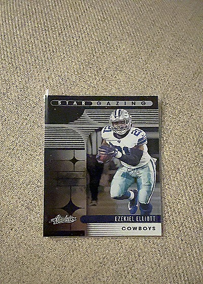 2020 Panini Absolute Star Gazing #SG-EE Ezekiel Elliott — front