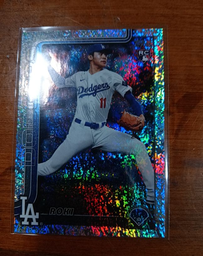 2025 Topps Series 1 #344 Roki Sasaki — front