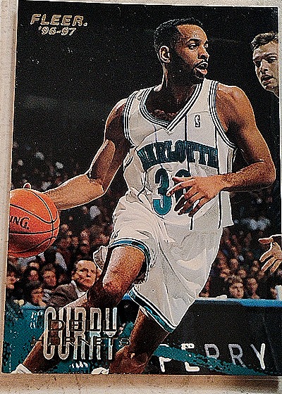 1996-97 Fleer #10 Dell Curry — front