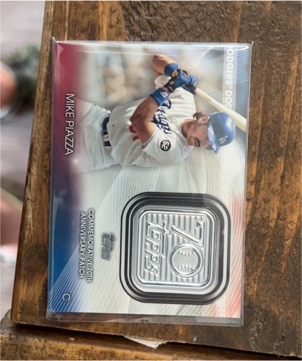2021 Topps 70th Anniversary Logo Patch #70LP-MP Mike Piazza — front